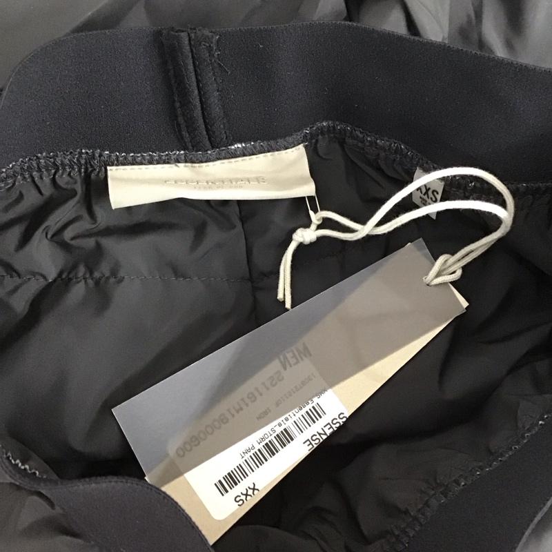 エッセンシャルズ ESSENTIALS パンツ ワークパンツ、ペインターパンツ 221161M19000600 Fear of God ESSENTIALS Black Polyester Cargo Pants XXS 無地 X ロゴ、文字 黒 / ブラック /  メンズ USED 古着 中古 10128233