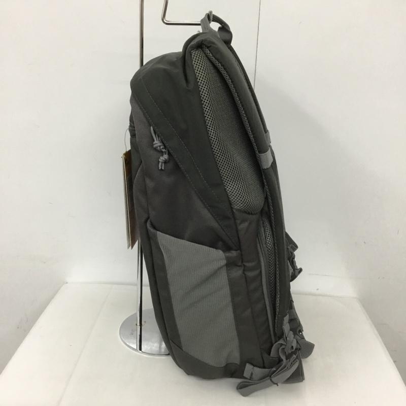 古着 USED リュックサック、デイパック リュックサック、デイバッグ Photo Hatchback 22L Lowepro カメラバッグ カメラリュック ロゴ、文字 ダークグレー / ダークグレー /  メンズ USED 古着 中古 10128461