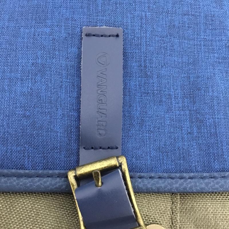 古着 USED ショルダーバッグ ショルダーバッグ VEO TRAVEL 28 カメラバッグ ミラーレスカメラ VANGUARD タグ付き ロゴ、文字 青 / ブルー / X カーキ / カーキ /  メンズ USED 古着 中古 10128597