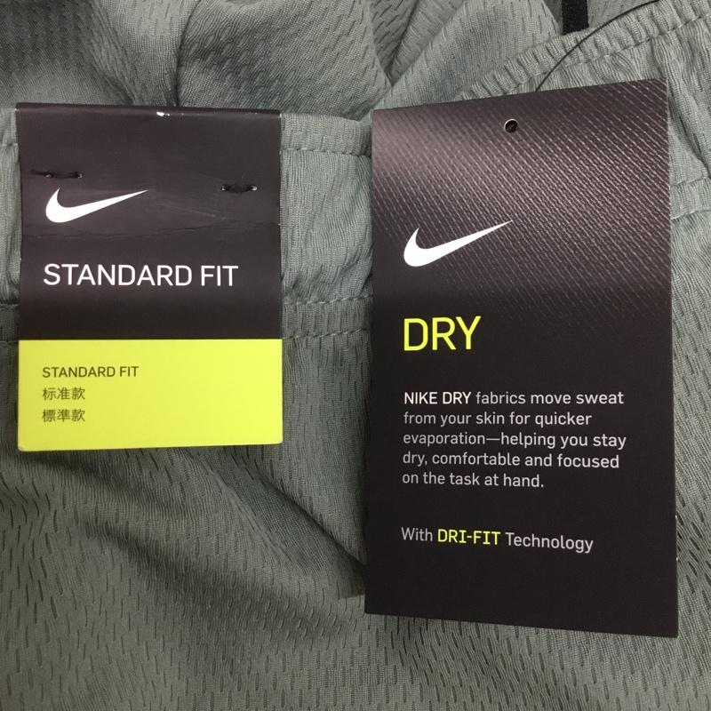 ナイキ NIKE パンツ ショートパンツ 890812-365 M ロゴ、文字 カーキ / カーキ /  メンズ USED 古着 中古 10135008