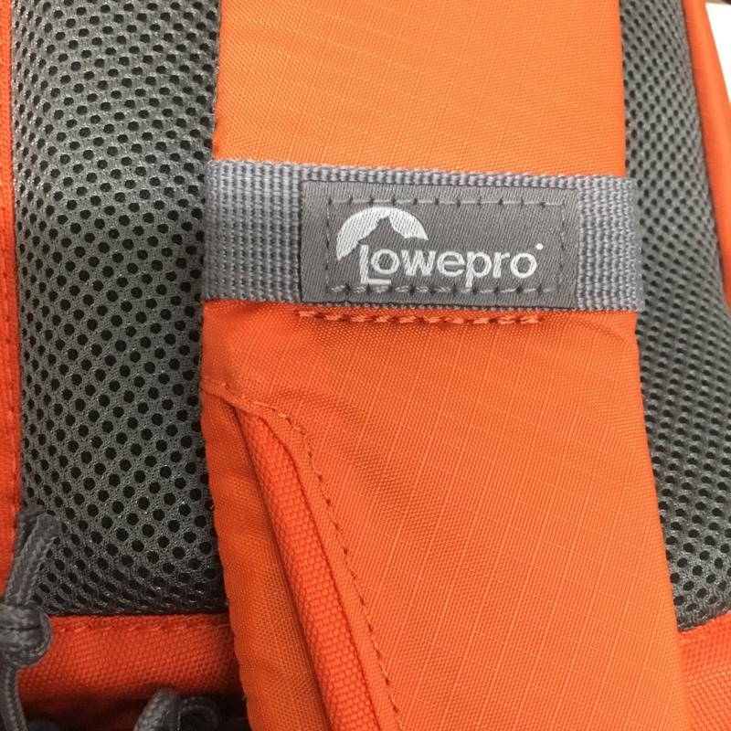 ロープロ Lowepro リュックサック、デイパック リュックサック、デイバッグ Photo Hatchback 22L カメラバッグ カメラリュック ロゴ、文字 橙 / オレンジ /  メンズ USED 古着 中古 10135396