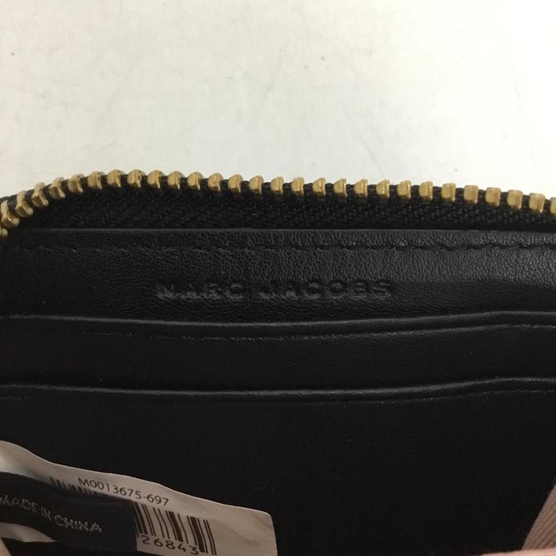マークジェイコブス MARCJACOBS カードケース カードケース M0013675-697 ラウンドファスナー ロゴ、文字 桃 / ピンク / X ベージュ / ベージュ /  レディース USED 古着 中古 10136342