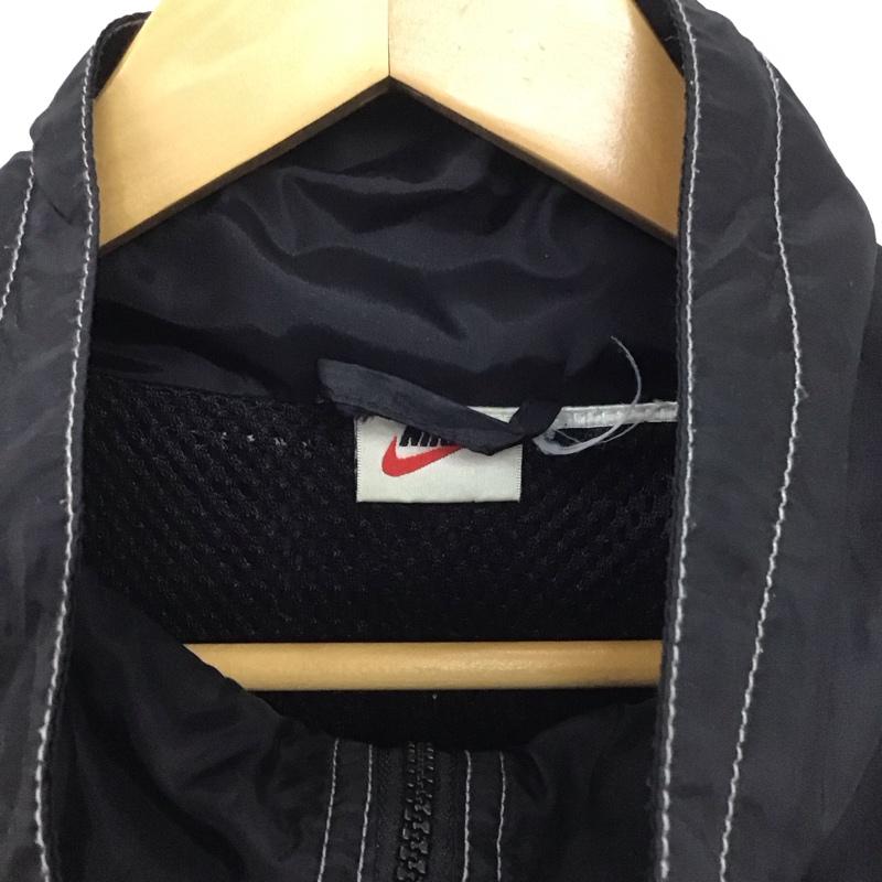 ナイキ NIKE ジャケット、上着 ジャンパー、ブルゾン ジップアップジャケット ナイロンジャケット アウター スタンドカラー ロゴ、文字 黒 / ブラック /  メンズ USED 古着 中古 10139545