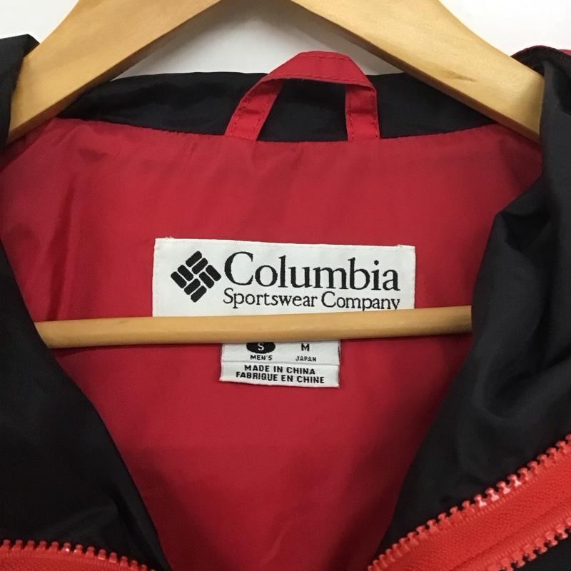 コロンビア Columbia ジャケット、上着 ジャケット、ブレザー ナイロンジャケット フード付き S ロゴ、文字 黒 / ブラック / X 赤 / レッド /  メンズ USED 古着 中古 10140227