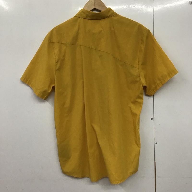 ボルコム VOLCOM シャツ、ブラウス 半袖 半袖シャツ 無地シャツ ポケットシャツ M ロゴ、文字 黄 / イエロー /  メンズ USED 古着 中古 10140971