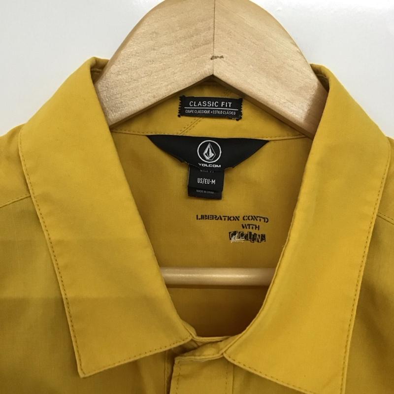 ボルコム VOLCOM シャツ、ブラウス 半袖 半袖シャツ 無地シャツ ポケットシャツ M ロゴ、文字 黄 / イエロー /  メンズ USED 古着 中古 10140971