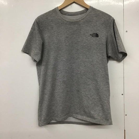 ザノースフェイス THE NORTH FACE Tシャツ 半袖 NT32084 S/S Carabiner Tee S ロゴ、文字 X プリント 灰 / グレー /  メンズ USED 古着 中古 10141111