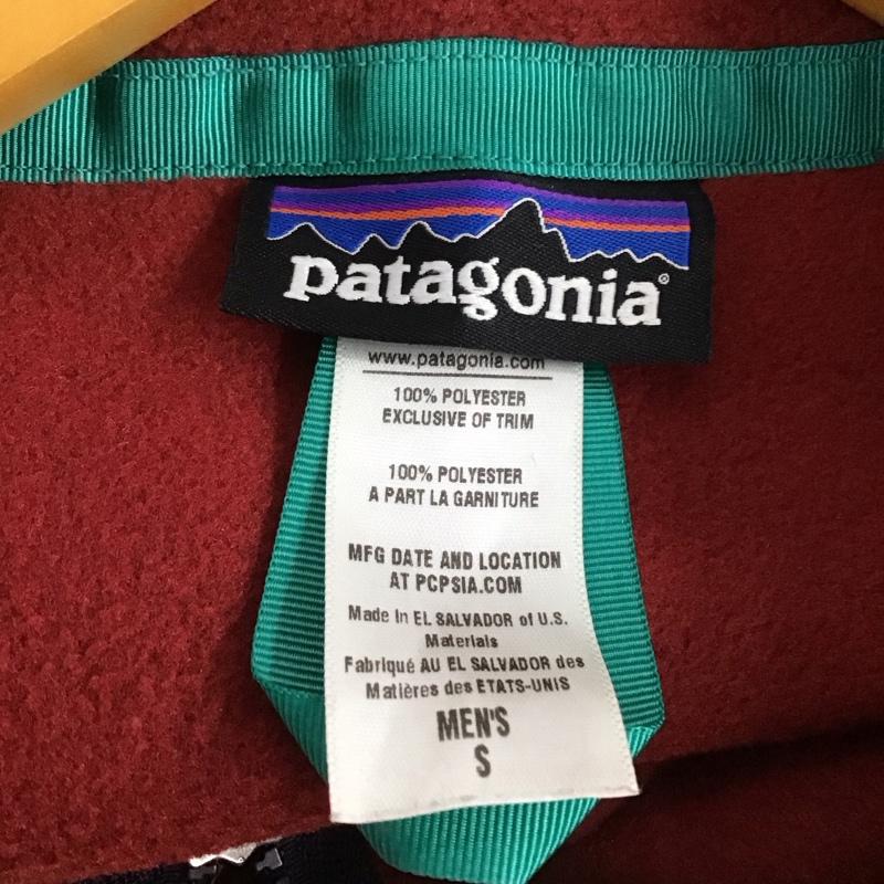 パタゴニア patagonia ベスト ベスト ジップアップベスト フリースベスト ノースリーブ スタンドカラー S ロゴ、文字 赤 / レッド /  メンズ USED 古着 中古 10141977