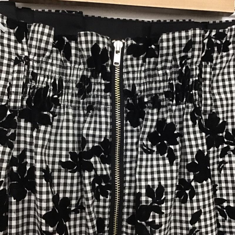 セシルマクビー CECIL McBEE スカート ひざ丈スカート 7804A-2 チェック M 総柄 白 / ホワイト / X 黒 / ブラック /  レディース USED 古着 中古 10141992