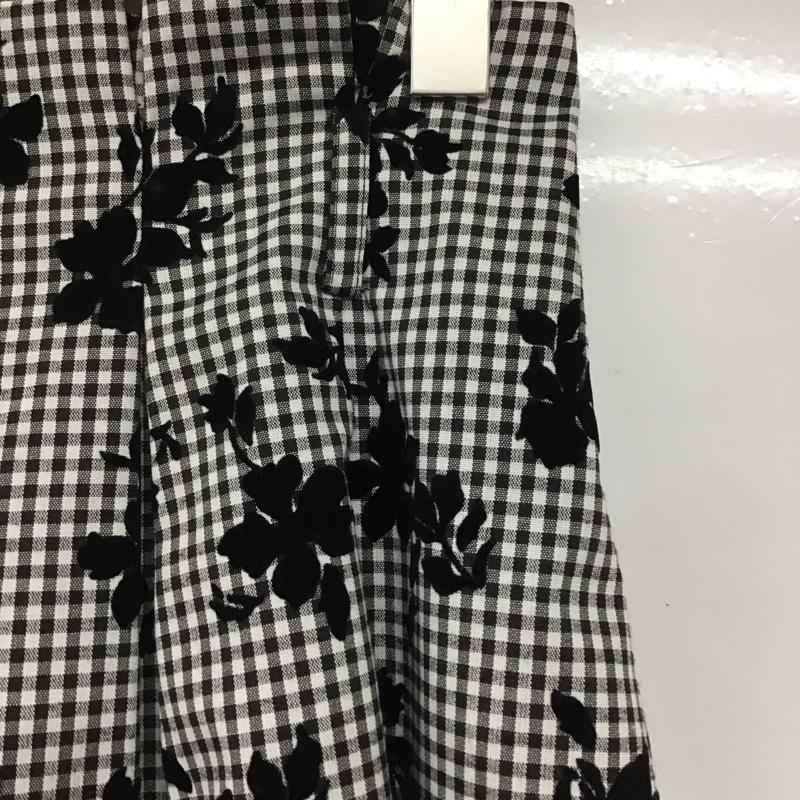 セシルマクビー CECIL McBEE スカート ひざ丈スカート 7804A-2 チェック M 総柄 白 / ホワイト / X 黒 / ブラック /  レディース USED 古着 中古 10141992