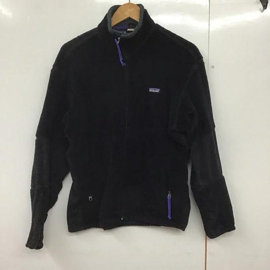 パタゴニア patagonia ジャケット、上着 ジャンパー、ブルゾン 25130 e フリースジャケット ジップアップパーカー アウター S ロゴ、文字 黒 / ブラック /  メンズ USED 古着 中古 10142972