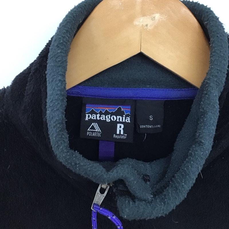 パタゴニア patagonia ジャケット、上着 ジャンパー、ブルゾン 25130 e フリースジャケット ジップアップパーカー アウター S ロゴ、文字 黒 / ブラック /  メンズ USED 古着 中古 10142972