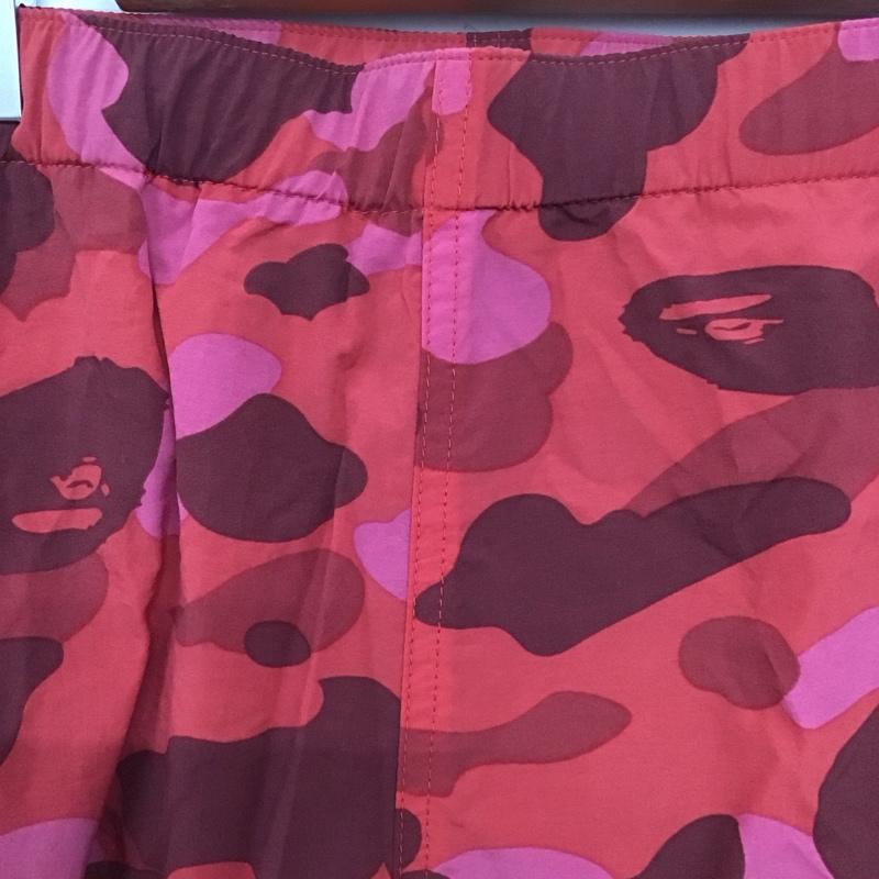 アベイシングエイプ A BATHING APE パンツ ショートパンツ ハーフパンツ ショートパンツ カジュアルパンツ M プリント 赤 / レッド /  メンズ USED 古着 中古 10143499