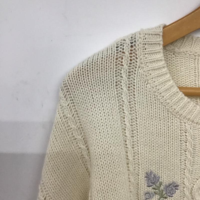 オリーブデオリーブ OLIVE des OLIVE ニット、セーター 長袖 1350100604 お花刺繍ケーブルニット ポンポン クルーネック FREE 刺繍 オフホワイト / オフホワイト /  レディース USED 古着 中古 10146412