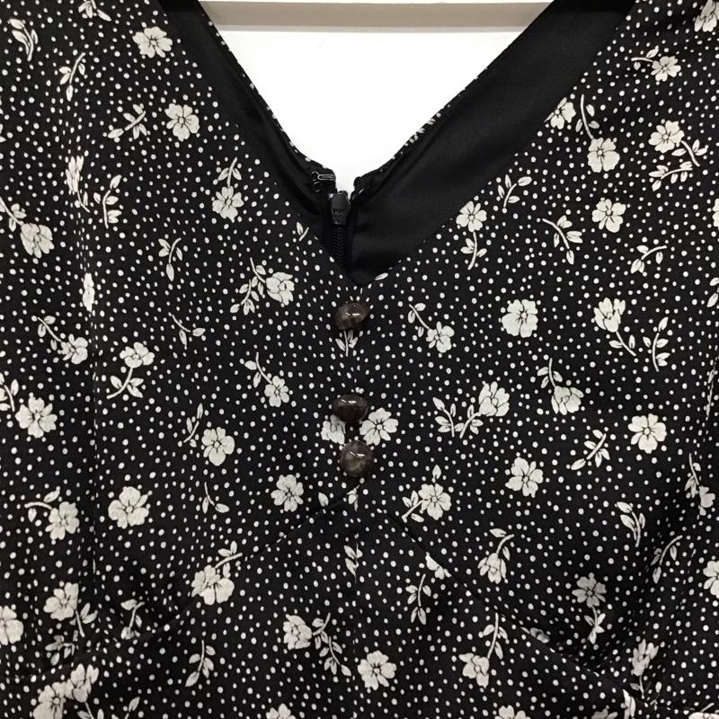 リリー ブラウン Lily Brown サロペット・オーバーオール サロペット、オーバーオール LWFO181021 小花柄ロンパース 0 花柄 黒 / ブラック /  レディース USED 古着 中古 10146417