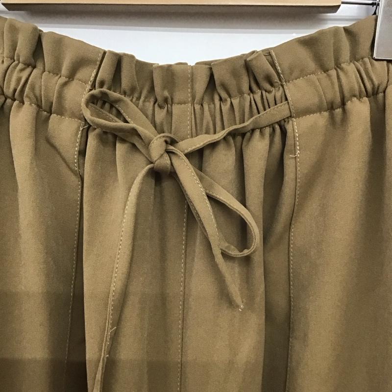 アズールバイマウジー AZUL BY MOUSSY パンツ ワークパンツ、ペインターパンツ 250hsm31-168c ソフトタッチギャザーワイドパンツ M 無地 ベージュ / ベージュ /  レディース USED 古着 中古 10146681