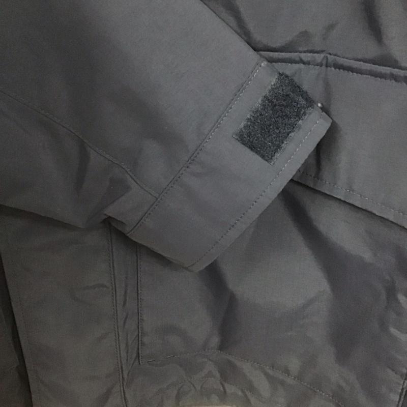 ヘリーハンセン HELLY HANSEN ジャケット、上着 ジャンパー、ブルゾン ジップアップジャケット ナイロンジャケット アウター スタンドカラー L ロゴ、文字 紺 / ネイビー /  メンズ USED 古着 中古 10146730