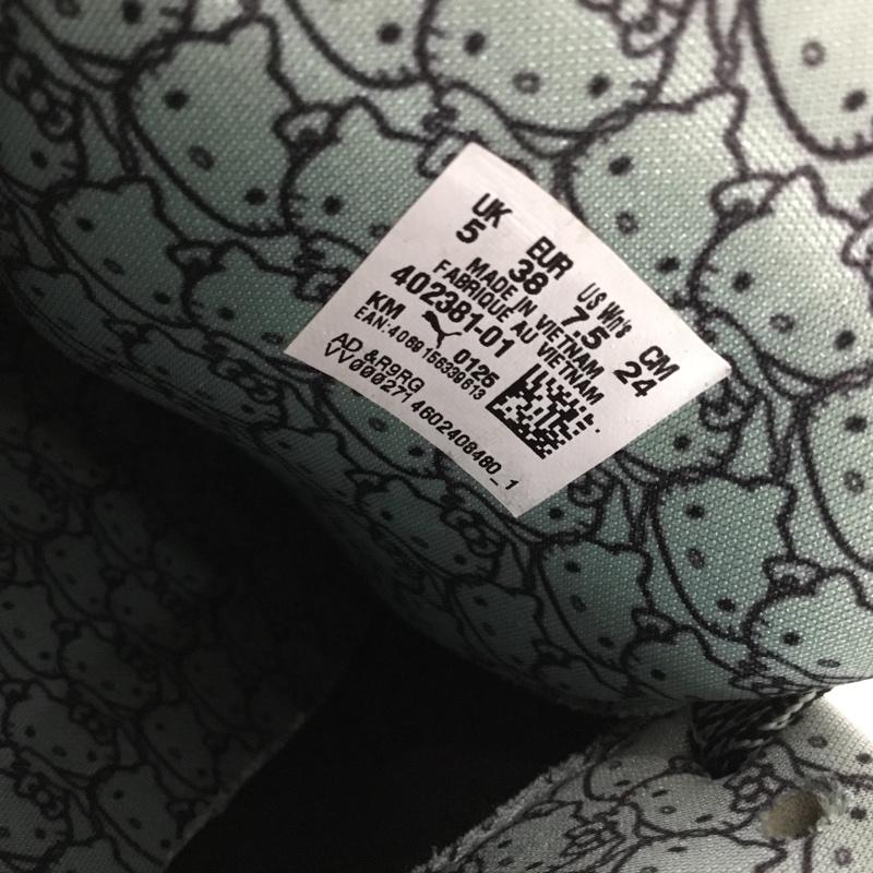 プーマ PUMA スニーカー スニーカー 402381-01 HELLO KITTY SUEDE XL 24cm キティ 箱有 24.0cm ロゴ、文字 黒 / ブラック / X 灰 / グレー /  レディース USED 古着 中古 10148390