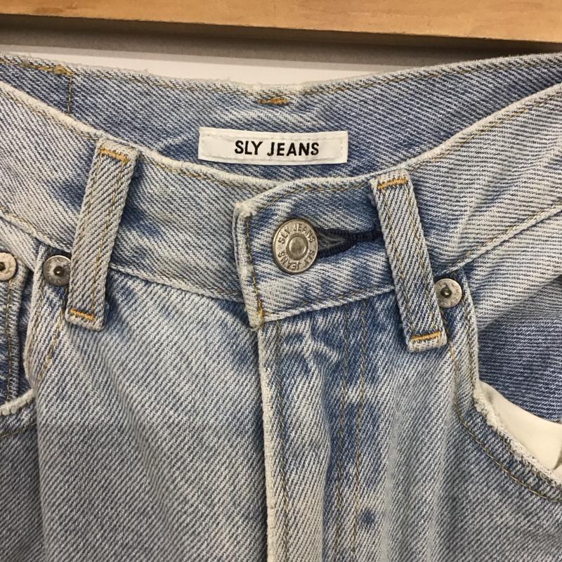 スライ SLY パンツ デニム、ジーンズ 039GSN11-4910 ダメージ加工デニムパンツ 1 無地 水色 / ライトブルー /  レディース USED 古着 中古 10148699