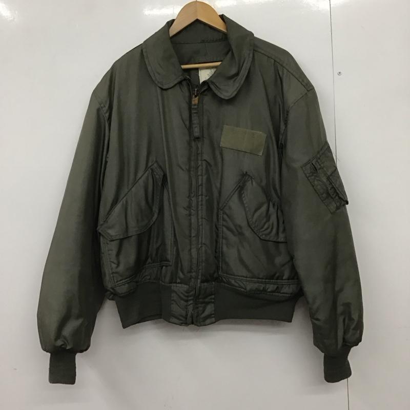 ミリタリー ミリタリー ジャケット、上着 ジャンパー、ブルゾン ミリタリージャケット アメリカ軍 cwu-45p 82年 XL 無地 カーキ / カーキ /  メンズ USED 古着 中古 10149100
