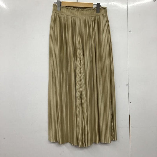 スライ SLY パンツ ワークパンツ、ペインターパンツ 030ba481-3750 プリーツガチョウパンツ ワイドパンツ 1 無地 金 / ゴールド /  レディース USED 古着 中古 10149412