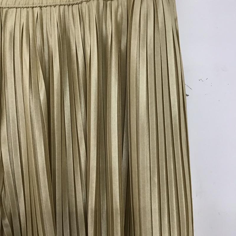 スライ SLY パンツ ワークパンツ、ペインターパンツ 030ba481-3750 プリーツガチョウパンツ ワイドパンツ 1 無地 金 / ゴールド /  レディース USED 古着 中古 10149412