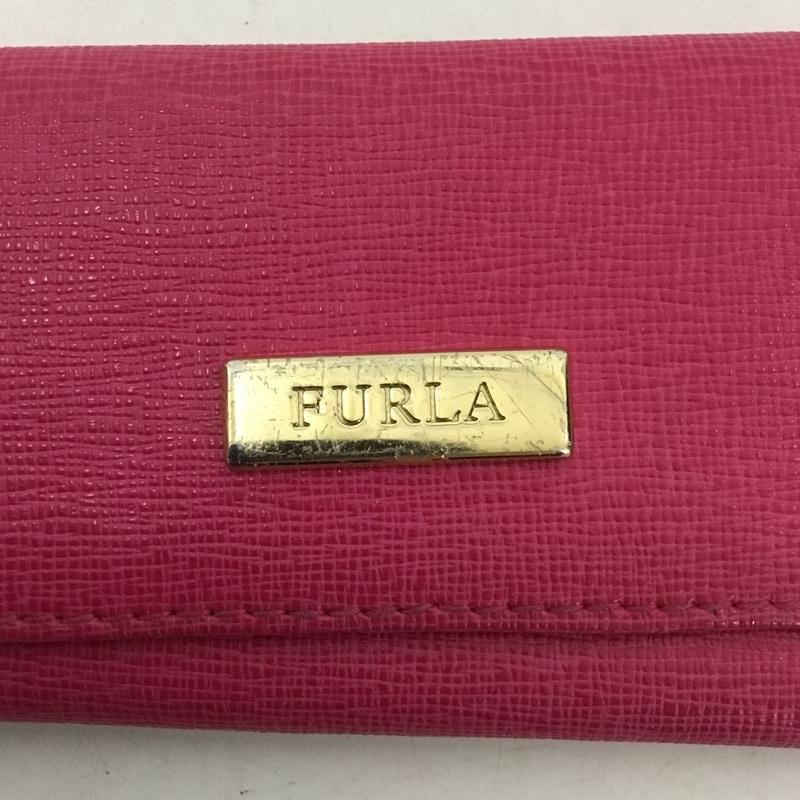 フルラ FURLA キーケース キーケース ロゴプレート 4連 ロゴ、文字 マゼンタ / マゼンタ / X 金 / ゴールド /  レディース USED 古着 中古 10149443