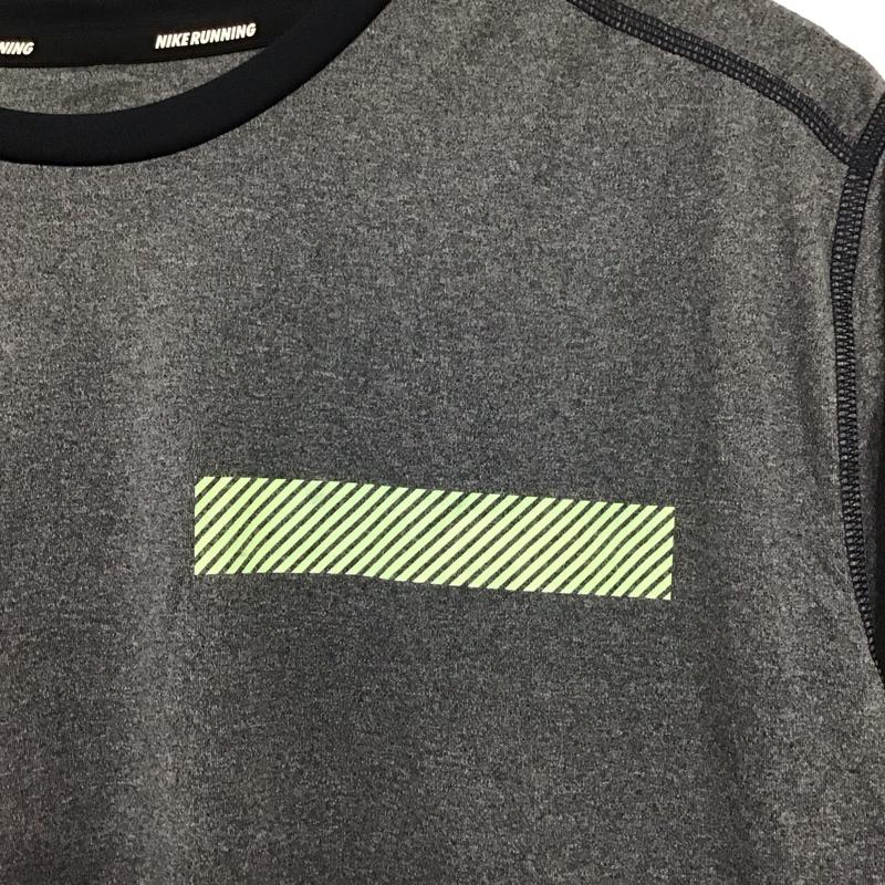 ナイキ NIKE Tシャツ 半袖 半袖カットソー プリントTシャツ クルーネックカットソー スポーツウェア XL ロゴ、文字 紺 / ネイビー /  メンズ USED 古着 中古 10149732