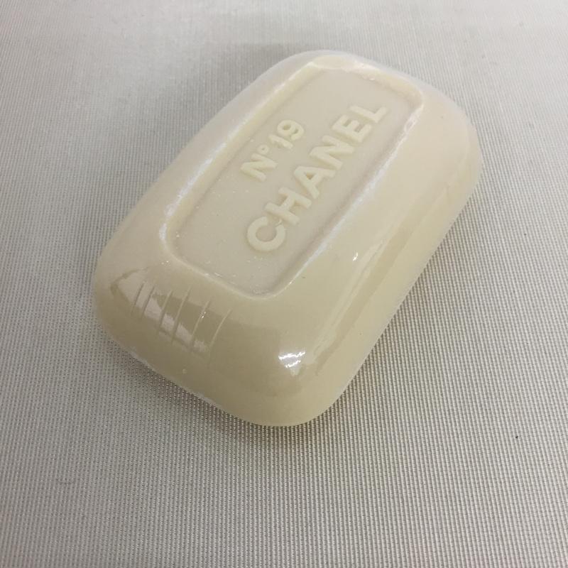 シャネル CHANEL ファッション小物 ファッション小物 サヴォン 石けん No19 箱有 ロゴ、文字 黄 / イエロー /  レディース USED 古着 中古 10149829