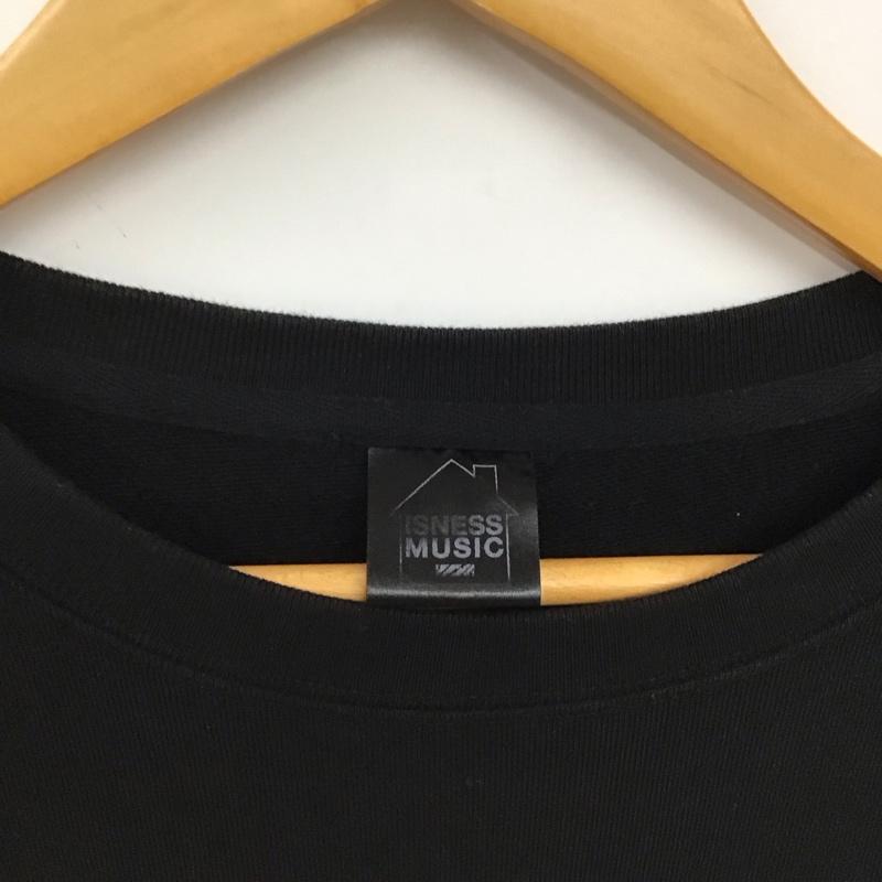 イズネス ミュージック ISNESS MUSIC トレーナー 長袖 長袖トレーナー スウェット クルーネック プルオーバー ONE SIZE ロゴ、文字 黒 / ブラック /  メンズ USED 古着 中古 10150302