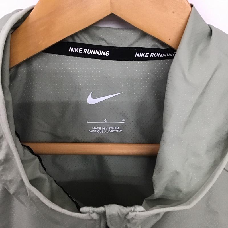 ナイキ NIKE ジャケット、上着 ジャンパー、ブルゾン bv4871-370 エッセンシャルジャケット ナイロンパーカー L ロゴ、文字 カーキ / カーキ /  メンズ USED 古着 中古 10151110