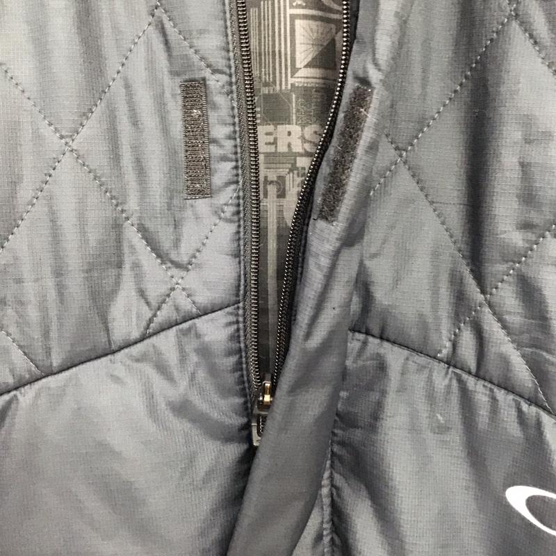 オークリー OAKLEY ジャケット、上着 ジャンパー、ブルゾン ジップアップジャケット ナイロンジャケット アウター キルティング S ロゴ、文字 紺 / ネイビー /  メンズ USED 古着 中古 10151341