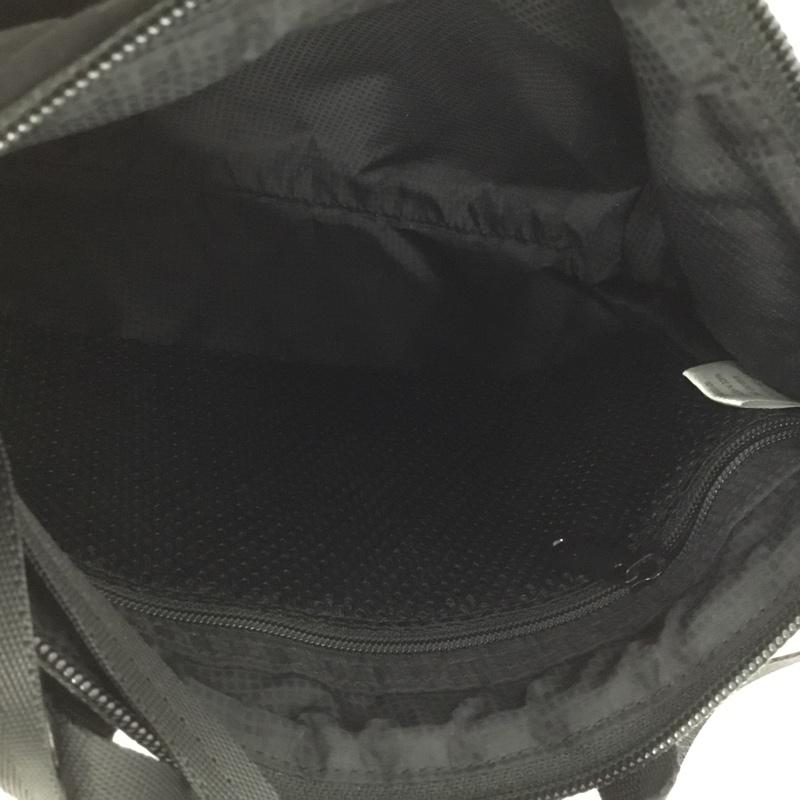 ザノースフェイス THE NORTH FACE ショルダーバッグ ショルダーバッグ NM82033 GEOFACE POUCH ロゴ、文字 黒 / ブラック / black メンズ USED 古着 中古 10151450