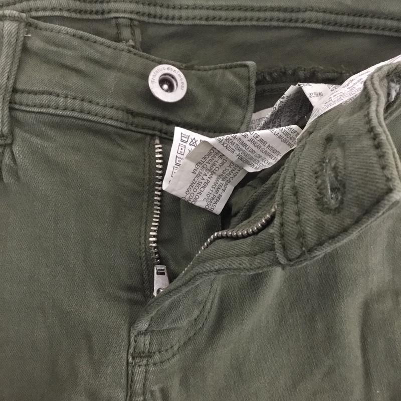 ザラ ZARA パンツ デニム、ジーンズ 9123 045 505 ストレッチ スキニー EU32 ダメージ加工 カーキ / カーキ / khaki レディース USED 古着 中古 10151456