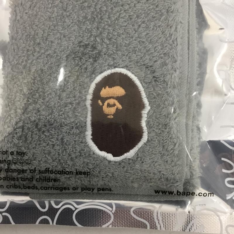 アベイシングエイプ A BATHING APE ファッション小物 ファッション小物 APE HEAD HAND TOWEL ハンカチ タオル ハンドタオル ワンポイント 灰 / グレー / gray メンズ USED 古着 中古 10151529