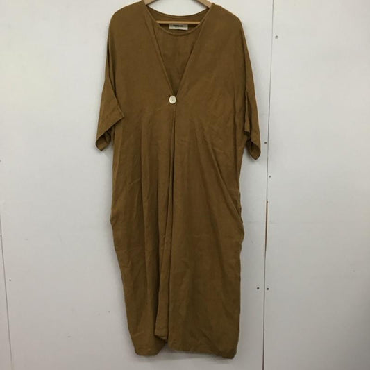 ツムグ tumugu ワンピース ロングスカート 半袖ロングワンピース フレアスカート M 無地 キャメル / キャメル / レディース USED 古着 中古 10151853