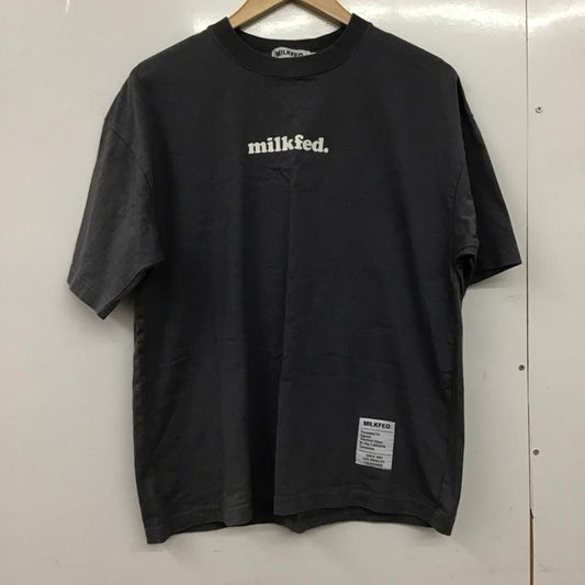 ミルクフェド MILKFED. Tシャツ 半袖 半袖カットソー プリントTシャツ クルーネックカットソー S ロゴ、文字 灰 / グレー / gray レディース USED 古着 中古 10151910