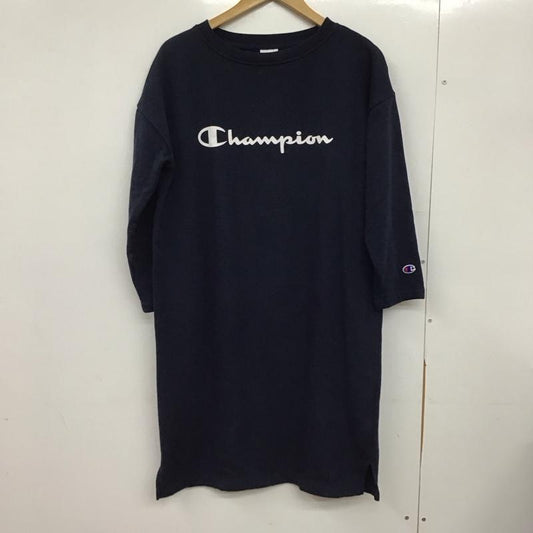 チャンピオン Campion ワンピース ひざ丈スカート M ロゴ、文字 X プリント 紺 / ネイビー / navy レディース USED 古着 中古 10152094