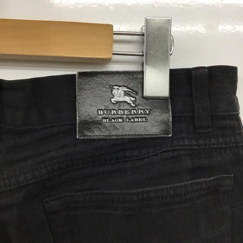 バーバリーブラックレーベル BURBERRY BLACK LABEL パンツ デニム、ジーンズ デニムパンツ スリムパンツ カジュアルパンツ ストレッチパンツ ロゴ、文字 X チェック ダークグレー / ダークグレー / メンズ USED 古着 中古 10152192