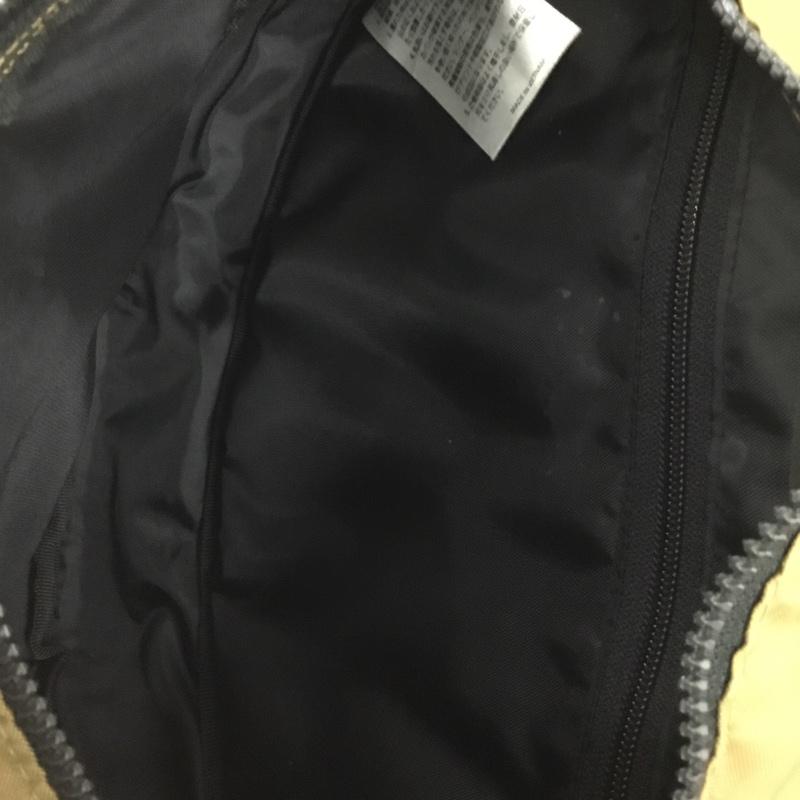 ワイルドシングス WILD THINGS ウエストバッグ ウエストバッグ ロゴ、文字 ベージュ / ベージュ / beige X 黒 / ブラック / black メンズ USED 古着 中古 10152251