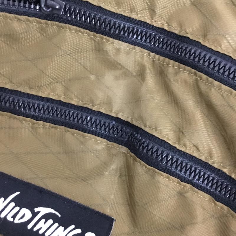 ワイルドシングス WILD THINGS ウエストバッグ ウエストバッグ ロゴ、文字 ベージュ / ベージュ / beige X 黒 / ブラック / black メンズ USED 古着 中古 10152251