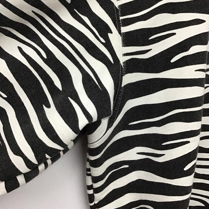 シュプリーム Supreme トレーナー 長袖 22AW BoxLogoCrewneckSweatshirtZebra トレーナー L ヒョウ柄・レオパード柄 白 / ホワイト / white X 黒 / ブラック / black メンズ USED 古着 中古 10152482