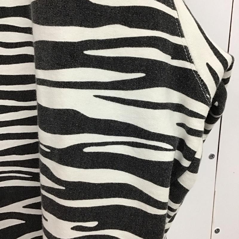 シュプリーム Supreme トレーナー 長袖 22AW BoxLogoCrewneckSweatshirtZebra トレーナー L ヒョウ柄・レオパード柄 白 / ホワイト / white X 黒 / ブラック / black メンズ USED 古着 中古 10152482
