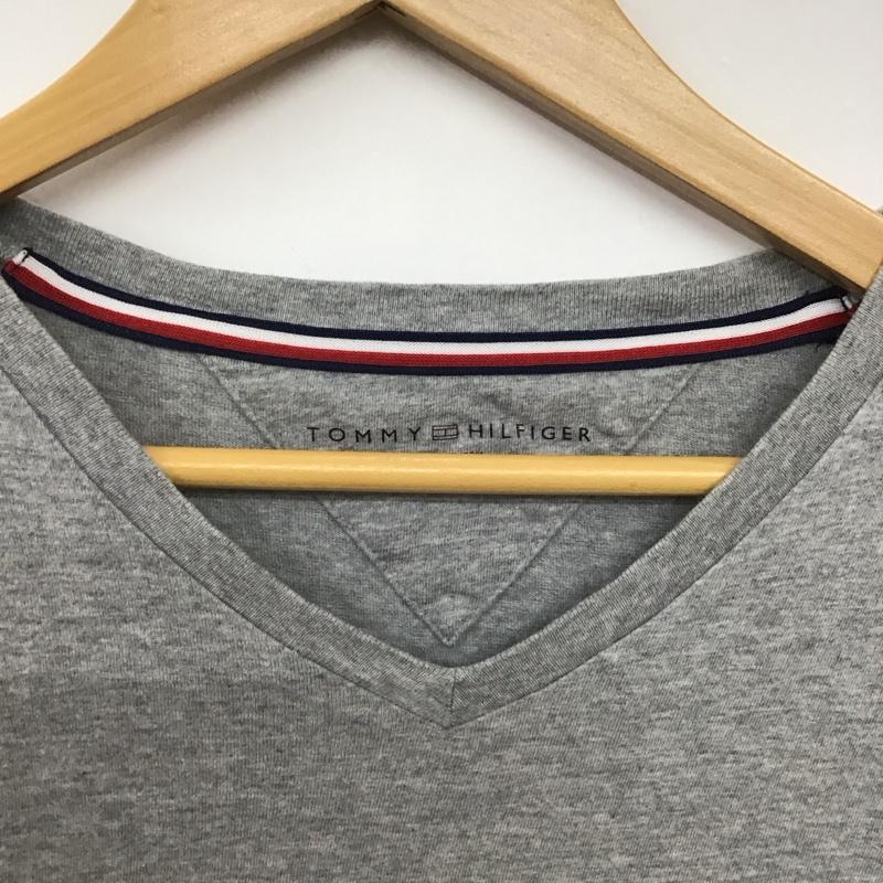 トミーヒルフィガー TOMMY HILFIGER Tシャツ 半袖 半袖カットソー プリントTシャツ Vネックカットソー S ロゴ、文字 灰 / グレー / gray メンズ USED 古着 中古 10152699