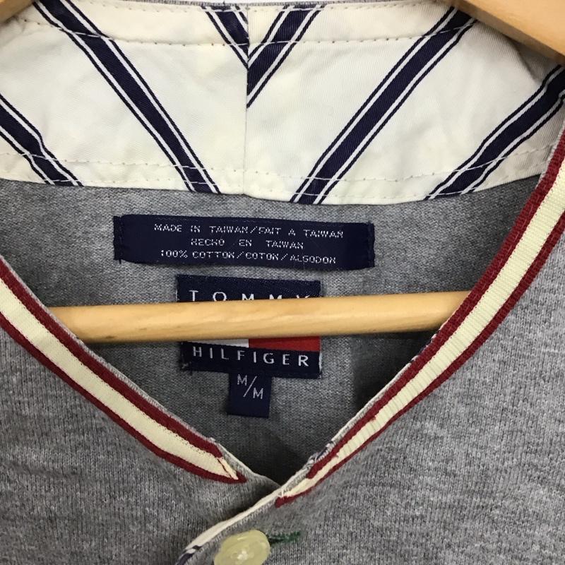 トミーヒルフィガー TOMMY HILFIGER シャツ、ブラウス 半袖 半袖シャツ フロントボタン ノーカラーシャツ M ロゴ、文字 灰 / グレー / gray メンズ USED 古着 中古 10152714