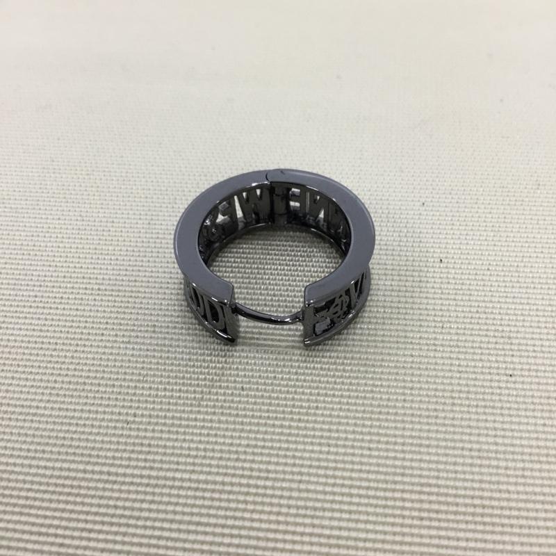 ヴィヴィアンウエストウッド Vivienne Westwood アクセサリー ピアス WESTMINSTER SINGLE HOOP 片耳用 箱有 ロゴ、文字 黒 / ブラック / black メンズ USED 古着 中古 10152759