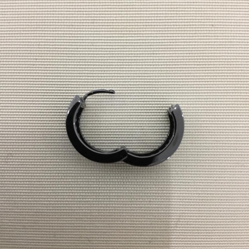 ヴィヴィアンウエストウッド Vivienne Westwood アクセサリー ピアス WESTMINSTER SINGLE HOOP 片耳用 箱有 ロゴ、文字 黒 / ブラック / black メンズ USED 古着 中古 10152759