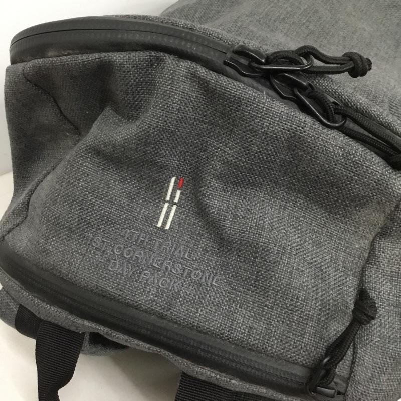 ターグ TERG リュックサック、デイパック リュックサック、デイバッグ デイパック ロゴ、文字 灰 / グレー / gray X 黒 / ブラック / black メンズ USED 古着 中古 10153109