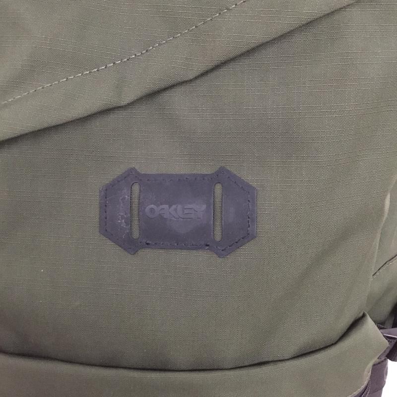 オークリー OAKLEY リュックサック、デイパック リュックサック、デイバッグ FOS900073 Street Backpack Cordura ロゴ、文字 カーキ / カーキ / khaki X 黒 / ブラック / black メンズ USED 古着 中古 10153160