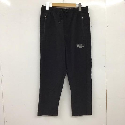 アディダス adidas パンツ ワークパンツ、ペインターパンツ bs2587 ナイロンパンツ スポーツウェア ロゴ、文字 黒 / ブラック / black メンズ USED 古着 中古 10153338